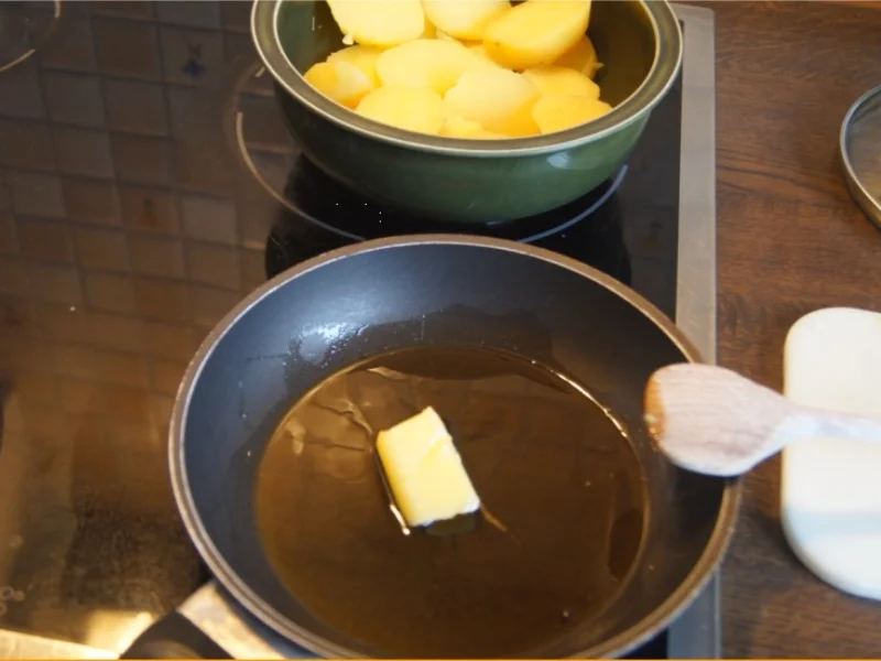 Rezept: Alaska-Seelachs-Filet mit Rahm-Kohlrabi und Ofenkartoffeln Bild Nr. 4506 Alaska-Seelachs-Filet mit Rahm-Kohlrabi und Ofenkartoffeln - Rezept - Bild Nr. 4506