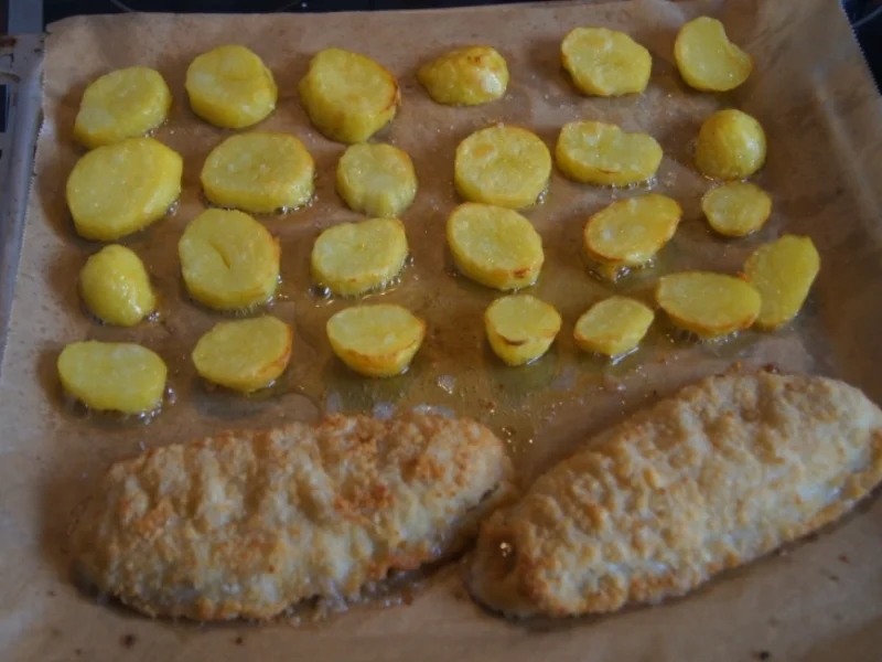 Rezept: Alaska-Seelachs-Filet mit Rahm-Kohlrabi und Ofenkartoffeln Bild Nr. 4509 Alaska-Seelachs-Filet mit Rahm-Kohlrabi und Ofenkartoffeln - Rezept - Bild Nr. 4509