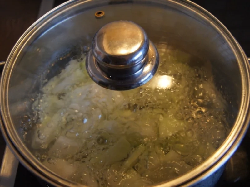 Rezept: Alaska-Seelachs-Filet mit Rahm-Kohlrabi und Ofenkartoffeln Bild Nr. 4511 Alaska-Seelachs-Filet mit Rahm-Kohlrabi und Ofenkartoffeln - Rezept - Bild Nr. 4511