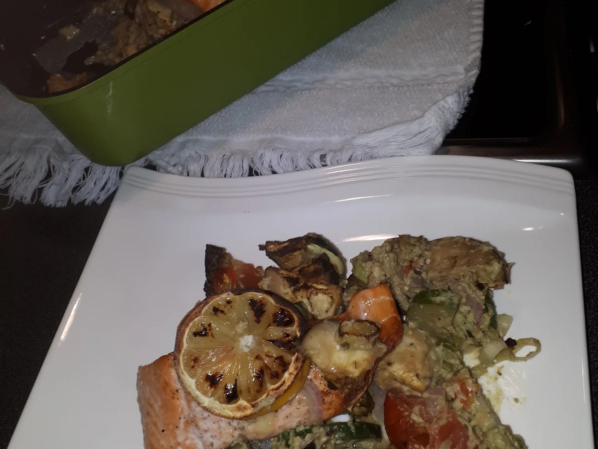 BiNe` S LACHSFILET IM GEMÜSEBETT - Rezept - Bild Nr. 4514