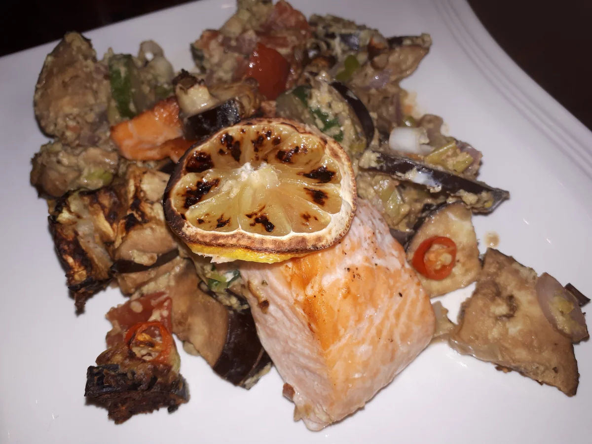 BiNe` S LACHSFILET IM GEMÜSEBETT - Rezept - Bild Nr. 4515