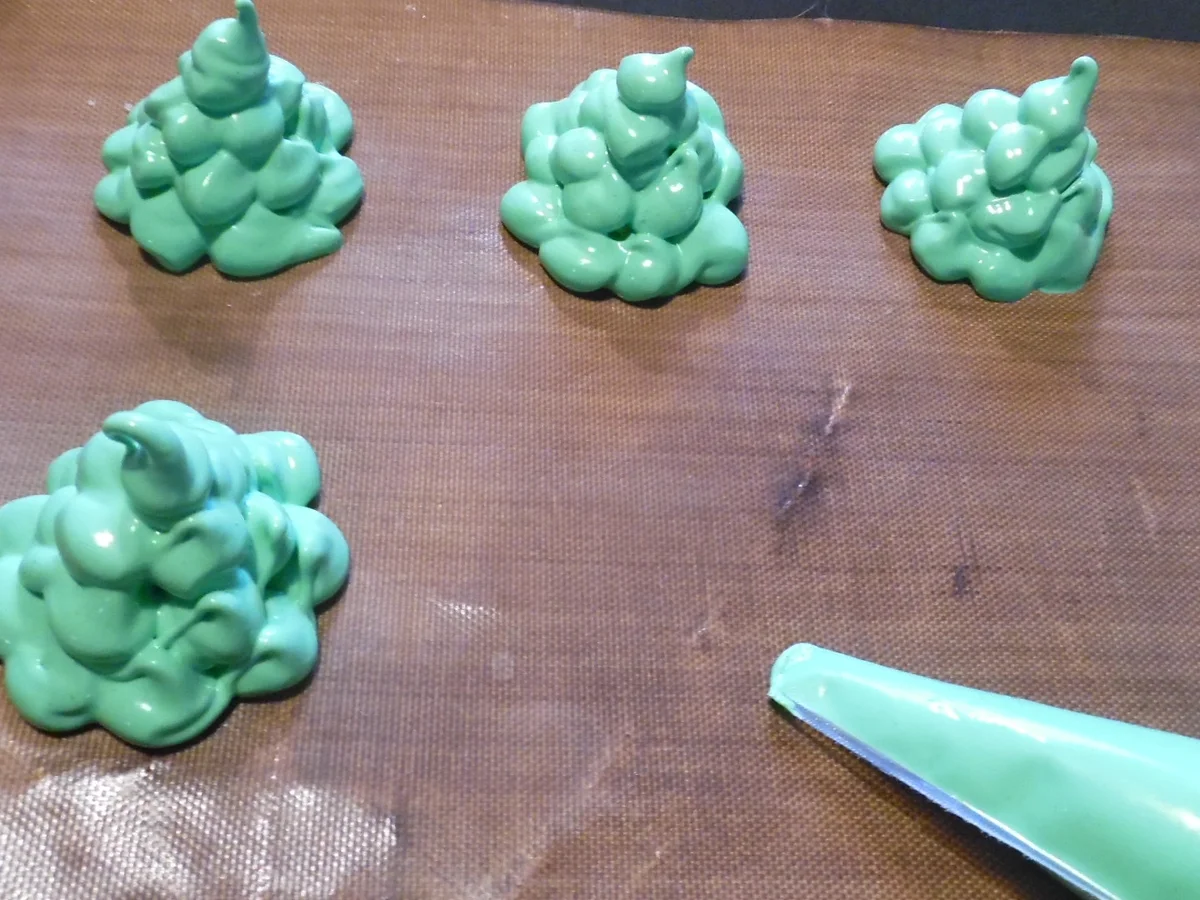 Weihnachtsbäume aus Baiser - Rezept - Bild Nr. 4