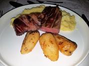 Pluma mit Kerbelwurzel und geräuchertem Kartoffelpüree - Rezept - Bild Nr. 2