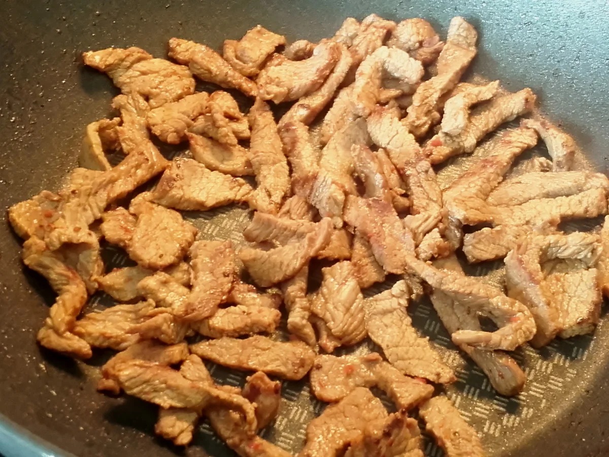 Rezept: Gemischte Pilzsauce mit Rinderstreifen auf Maccheroni al ferreto Bild Nr. 4553 Gemischte Pilzsauce mit Rinderstreifen auf Maccheroni al ferreto - Rezept - Bild Nr. 4553