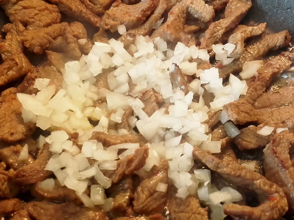 Rezept: Gemischte Pilzsauce mit Rinderstreifen auf Maccheroni al ferreto Bild Nr. 4554 Gemischte Pilzsauce mit Rinderstreifen auf Maccheroni al ferreto - Rezept - Bild Nr. 4554