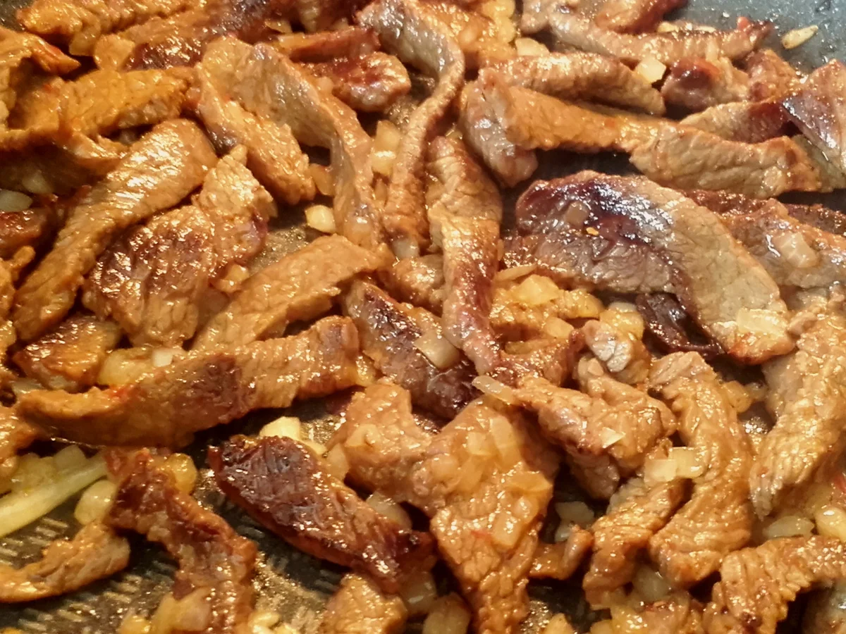 Rezept: Gemischte Pilzsauce mit Rinderstreifen auf Maccheroni al ferreto Bild Nr. 4555 Gemischte Pilzsauce mit Rinderstreifen auf Maccheroni al ferreto - Rezept - Bild Nr. 4555