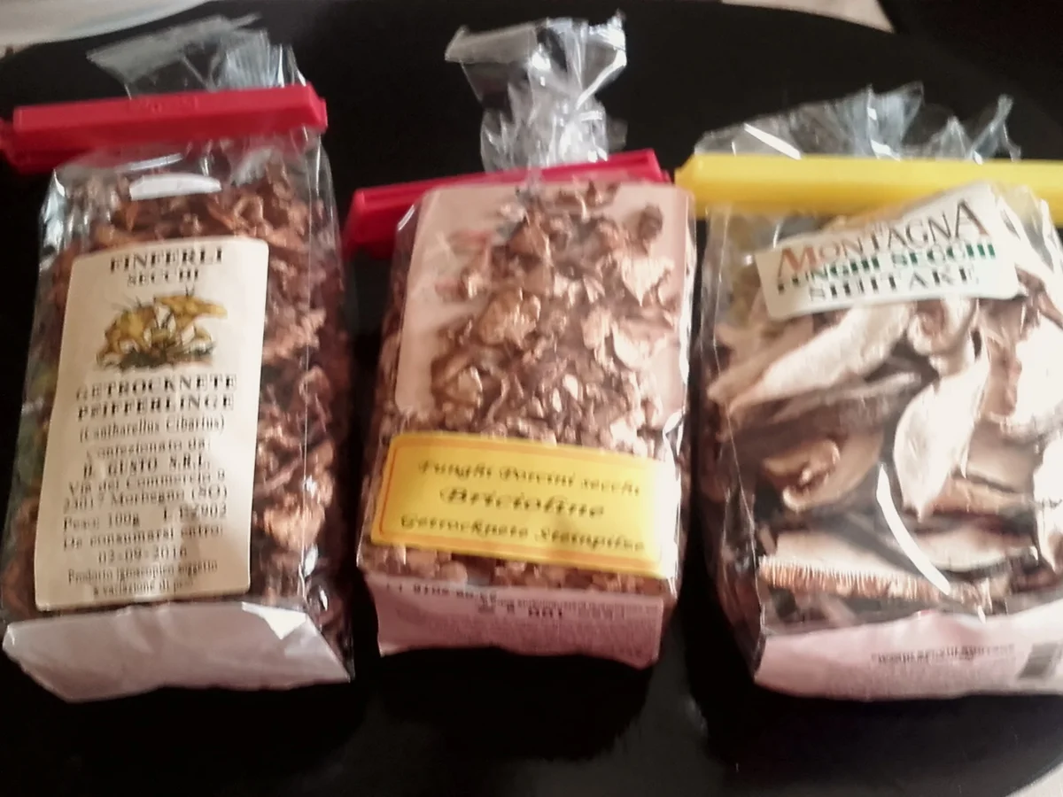 Rezept: Gemischte Pilzsauce mit Rinderstreifen auf Maccheroni al ferreto Bild Nr. 4556 Gemischte Pilzsauce mit Rinderstreifen auf Maccheroni al ferreto - Rezept - Bild Nr. 4556