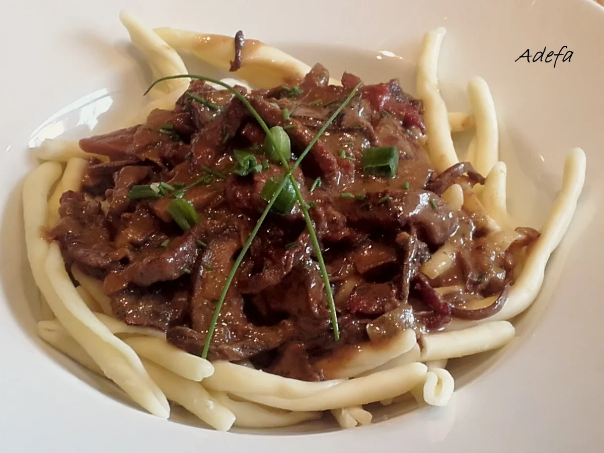 Rezept: Gemischte Pilzsauce mit Rinderstreifen auf Maccheroni al ferreto Bild Nr. 4561 Gemischte Pilzsauce mit Rinderstreifen auf Maccheroni al ferreto - Rezept - Bild Nr. 4561