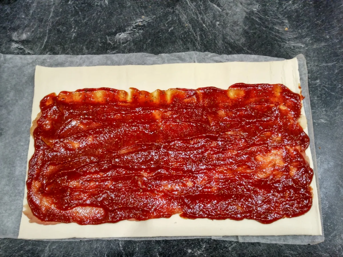 Rezept: Pizzaschnecken aus Blätterteig Bild Nr. 4555 Pizzaschnecken aus Blätterteig - Rezept - Bild Nr. 4555