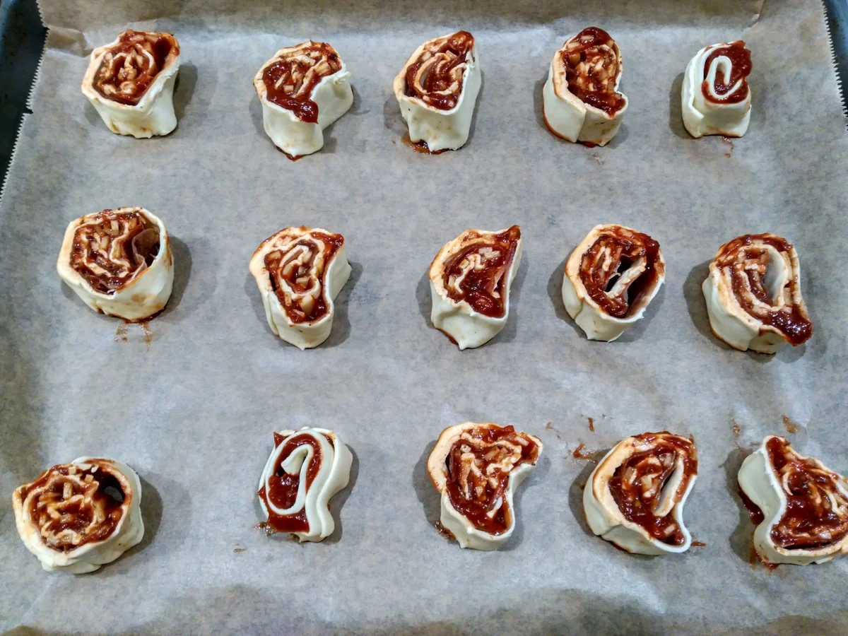 Rezept: Pizzaschnecken aus Blätterteig Bild Nr. 4557 Pizzaschnecken aus Blätterteig - Rezept - Bild Nr. 4557