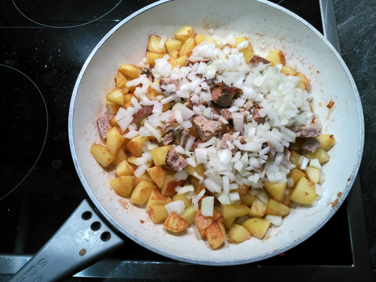 Rezept: Deftige Kartoffelpfanne mit Feta und Ei Bild Nr. 4556 Deftige Kartoffelpfanne mit Feta und Ei - Rezept - Bild Nr. 4556