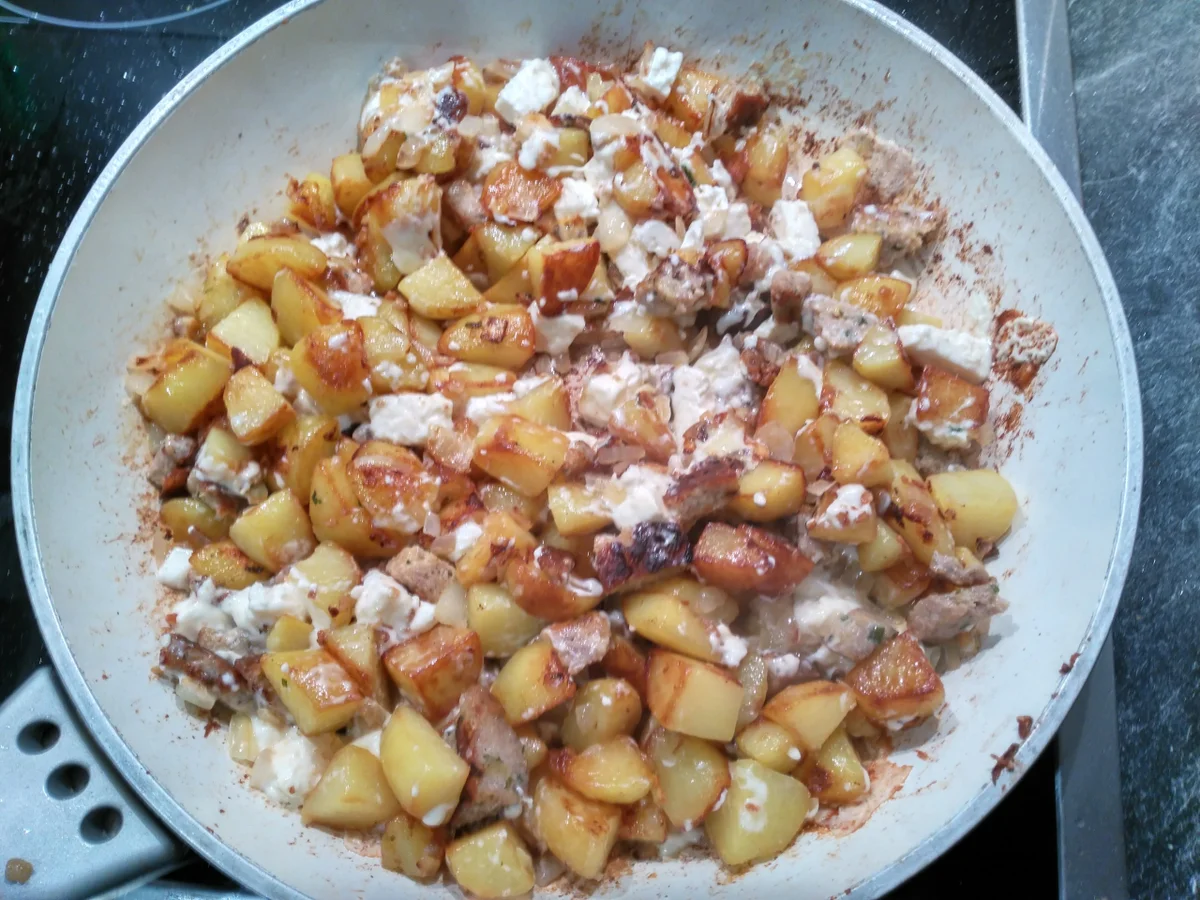 Rezept: Deftige Kartoffelpfanne mit Feta und Ei Bild Nr. 4558 Deftige Kartoffelpfanne mit Feta und Ei - Rezept - Bild Nr. 4558