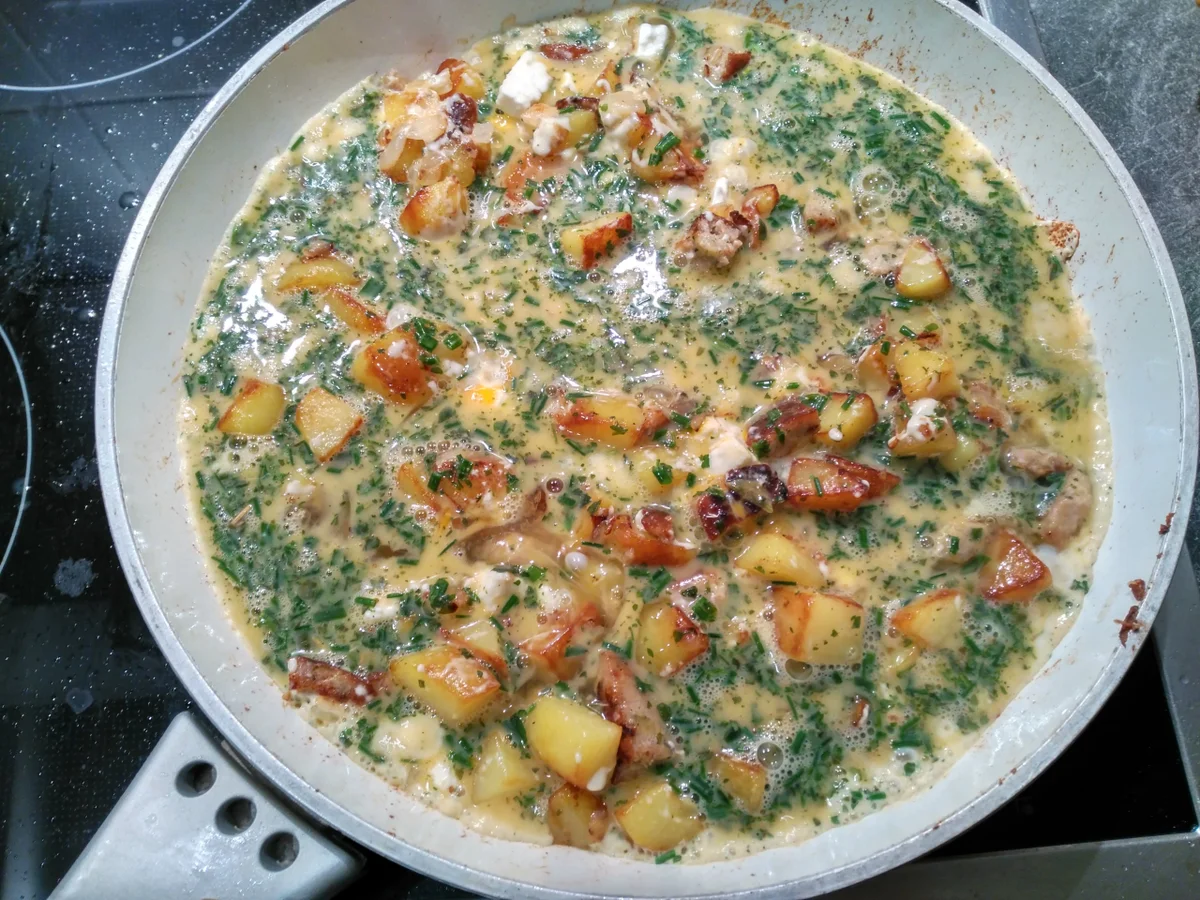 Rezept: Deftige Kartoffelpfanne mit Feta und Ei Bild Nr. 4559 Deftige Kartoffelpfanne mit Feta und Ei - Rezept - Bild Nr. 4559