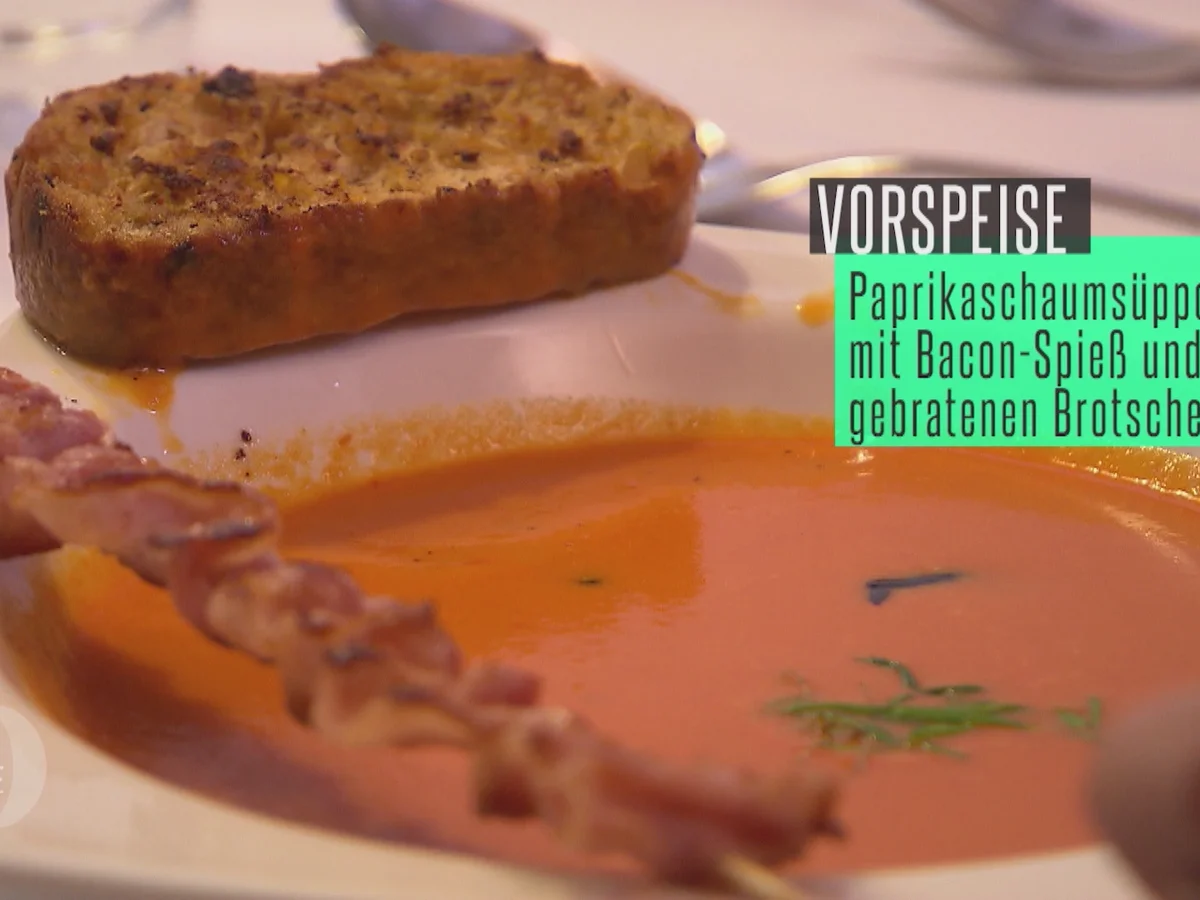 Paprikaschaumsüppchen mit Bacon und geröstetem Peperonibaguette - Rezept - Bild Nr. 4553