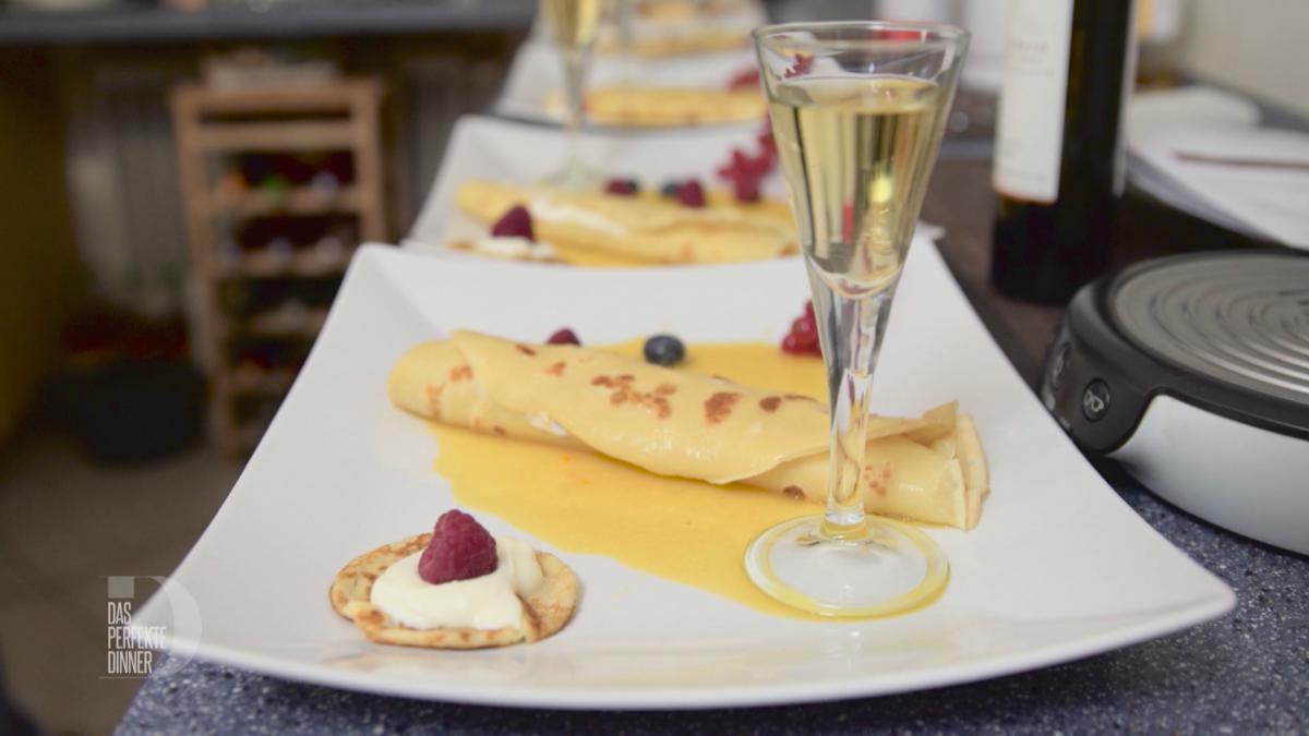 Crêpes Grand Marnier mit Orangencremefüllung auf Orangenspiegel - Rezept - Bild Nr. 2