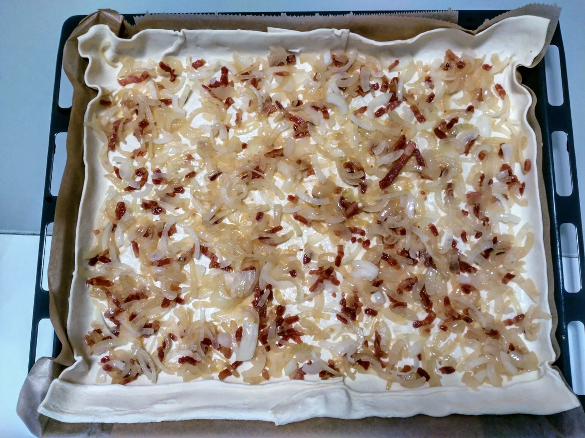 Zwiebelkuchen mit Blätterteig - Rezept - Bild Nr. 4571