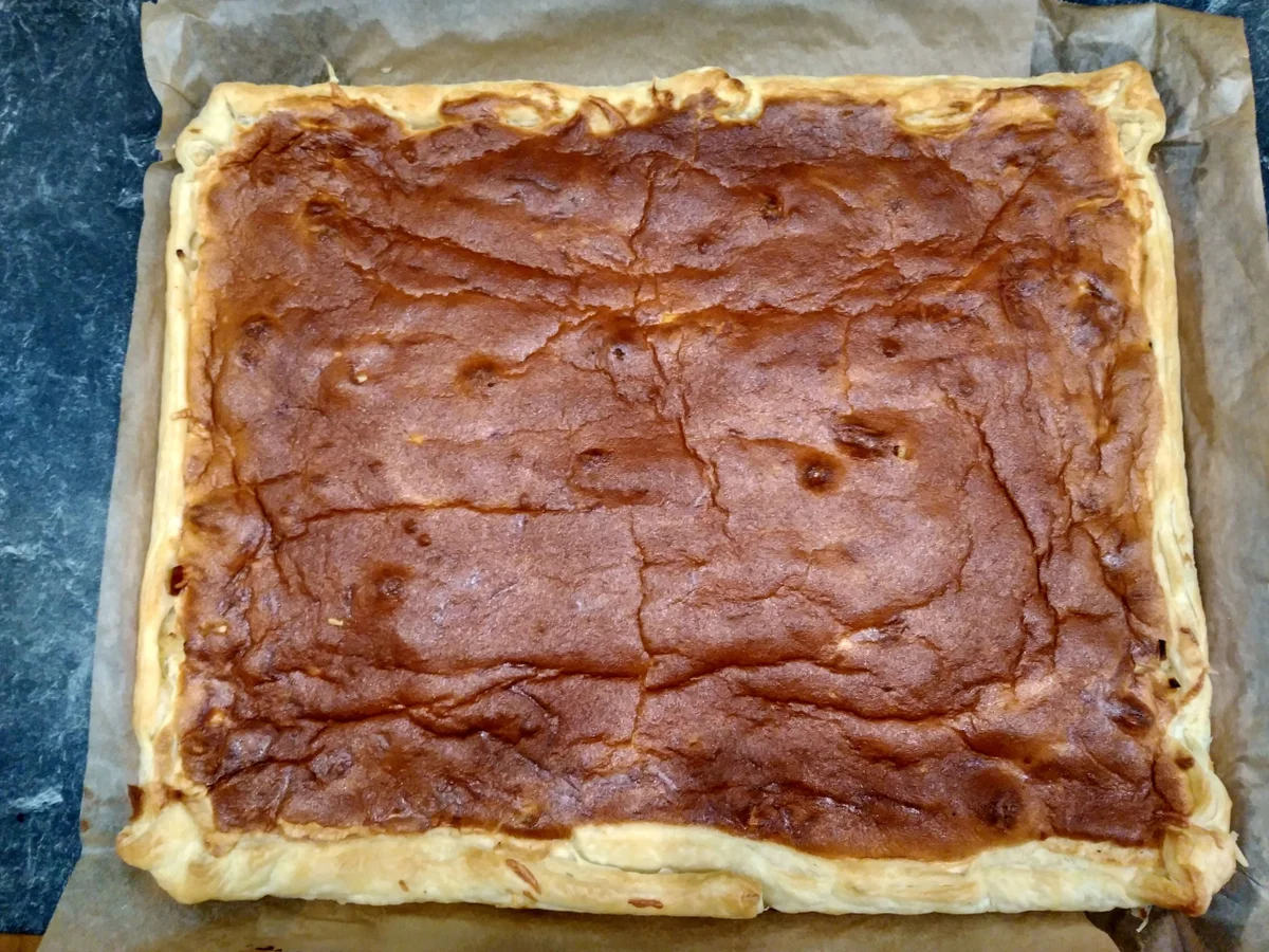 Zwiebelkuchen mit Blätterteig - Rezept - Bild Nr. 4574