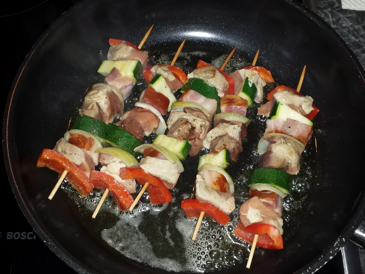 Rezept: Schaschlik in (schneller) Gewürzsauce Bild Nr. 4580 Schaschlik in (schneller) Gewürzsauce - Rezept - Bild Nr. 4580