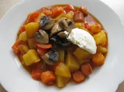 Kartoffel-Gulasch mit Würstchen und Champignons - Rezept - Bild Nr. 4576