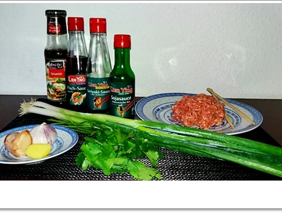 Gedämpfte Dumplings mit Schweinehack Füllung - Rezept - Bild Nr. 4577