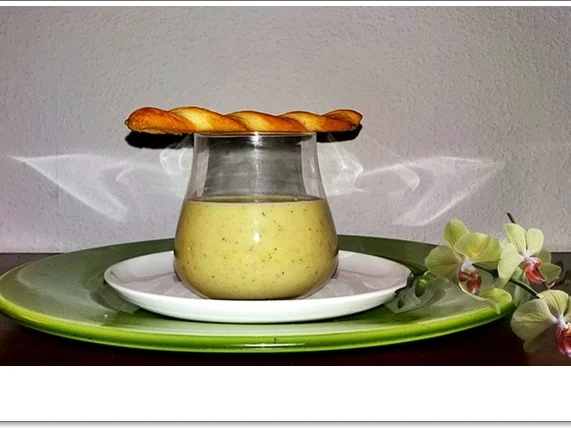 Cremige Staudensellerie-Salbei-Suppe - Rezept - Bild Nr. 4576