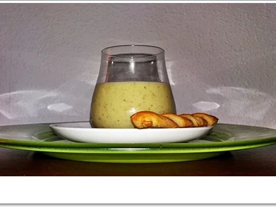 Cremige Staudensellerie-Salbei-Suppe - Rezept - Bild Nr. 4578