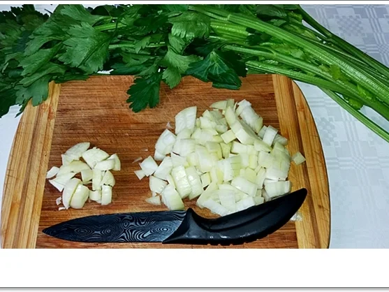 Cremige Staudensellerie-Salbei-Suppe - Rezept - Bild Nr. 4583