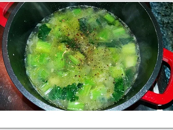 Cremige Staudensellerie-Salbei-Suppe - Rezept - Bild Nr. 4589