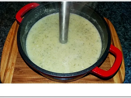 Cremige Staudensellerie-Salbei-Suppe - Rezept - Bild Nr. 4596