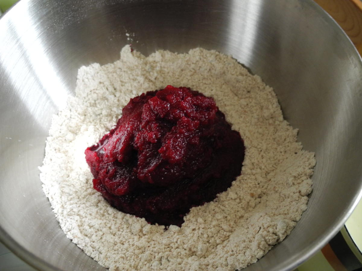 Rote - Bete - Brot aus meiner Versuchsküche - Rezept - Bild Nr. 4576