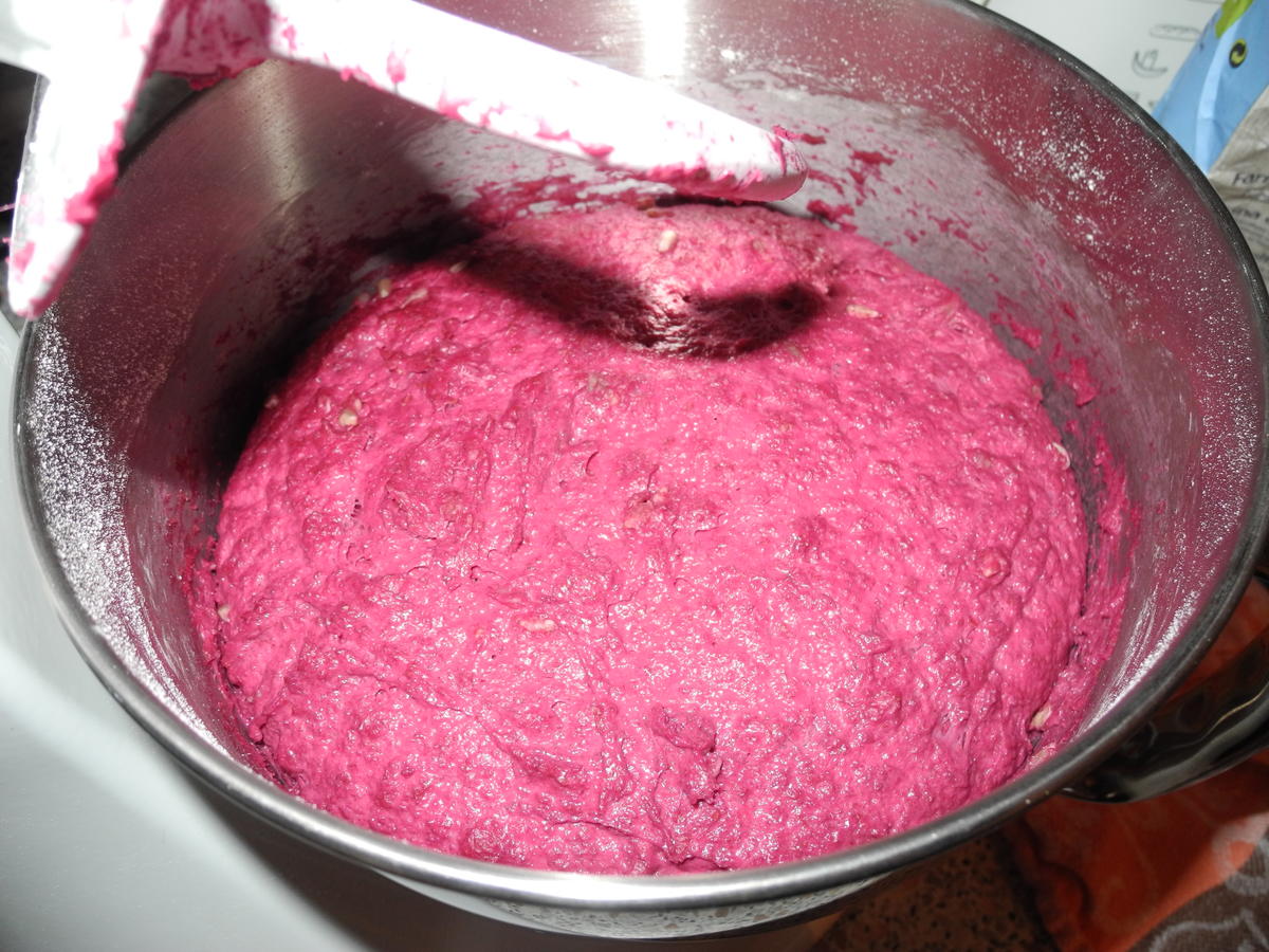 Rote - Bete - Brot aus meiner Versuchsküche - Rezept - Bild Nr. 4579