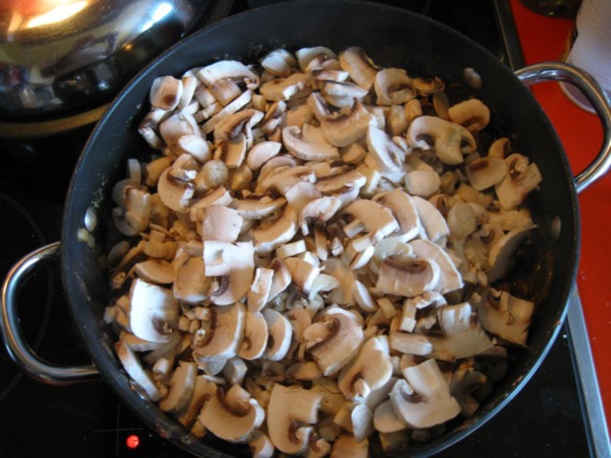 Hühnerleber mit Champignons - einfach - von manschie