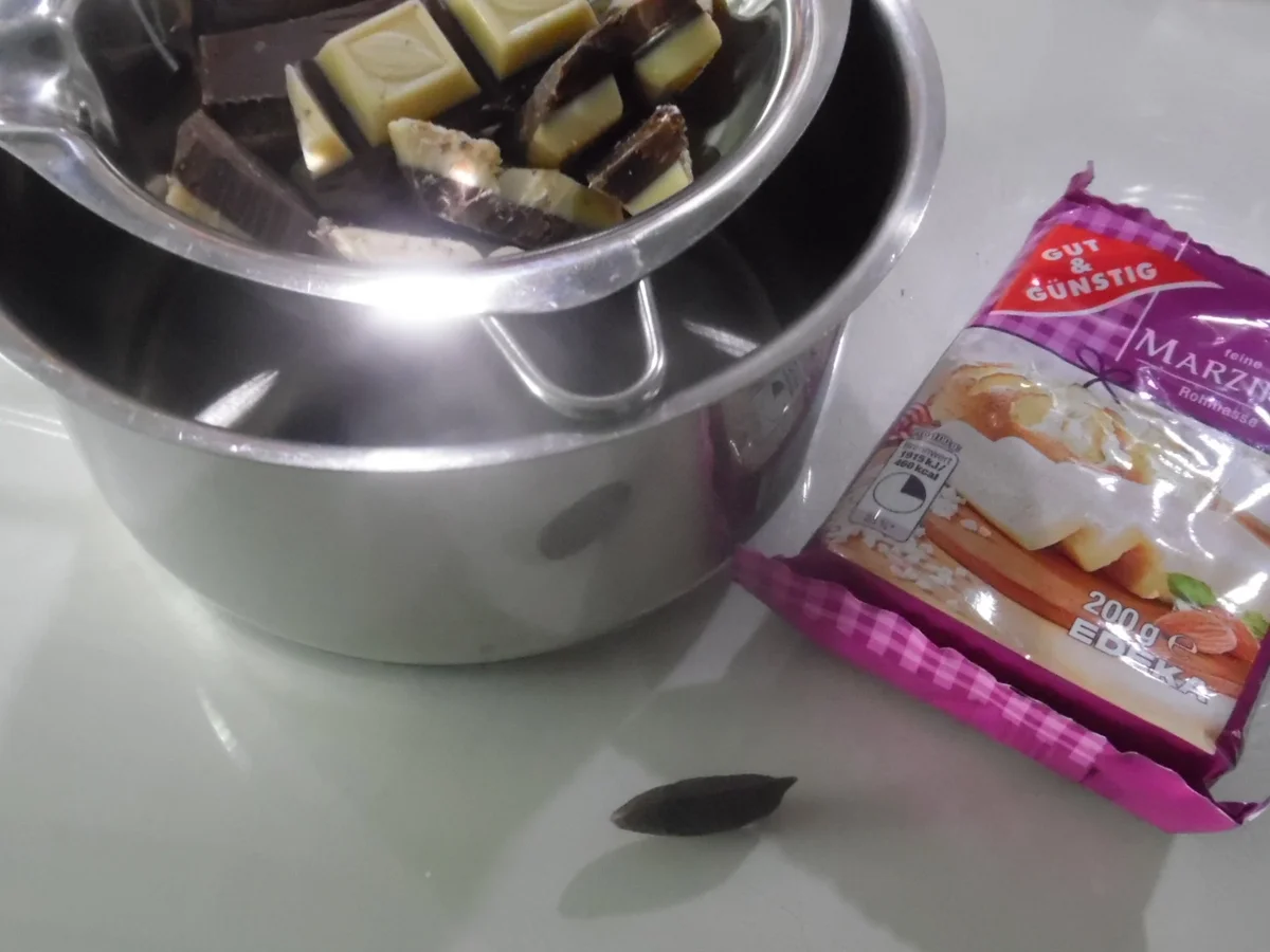 Rezept: Mokka-Sterne mit Marzipanfüllung Bild Nr. 4636 Mokka-Sterne mit Marzipanfüllung - Rezept - Bild Nr. 4636