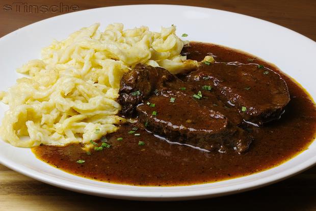 Geschmorte Rinderbäckchen aus dem Backofen 