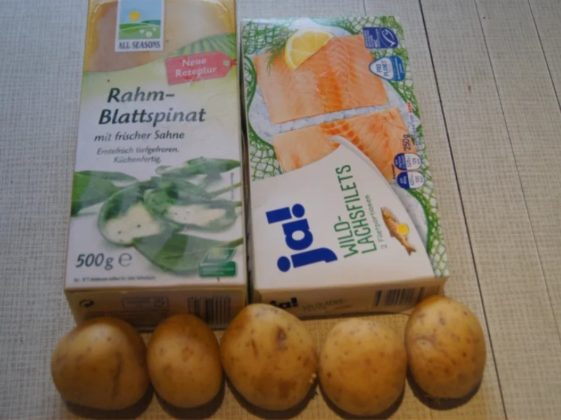 Rezept: Wildlachsfilet mit Rahm-Blattspinat und Salzkartoffeln Bild Nr. 4602 Wildlachsfilet mit Rahm-Blattspinat und Salzkartoffeln - Rezept - Bild Nr. 4602
