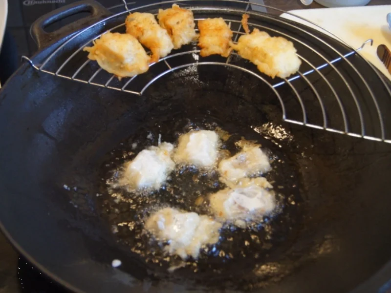 Rezept: Ausgebackenes Seelachsfilet mit Rösti-Ecken und Rahmerbsen Bild Nr. 4629 Ausgebackenes Seelachsfilet mit Rösti-Ecken und Rahmerbsen - Rezept - Bild Nr. 4629