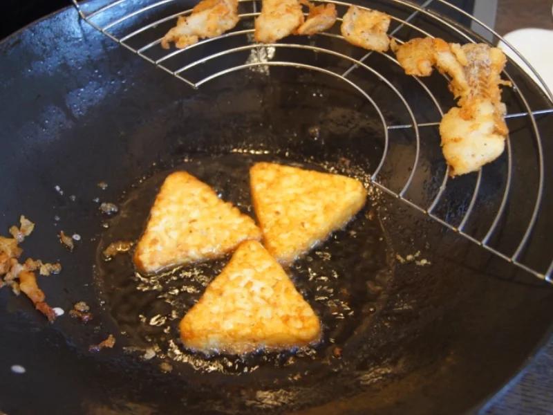 Rezept: Ausgebackenes Seelachsfilet mit Rösti-Ecken und Rahmerbsen Bild Nr. 4634 Ausgebackenes Seelachsfilet mit Rösti-Ecken und Rahmerbsen - Rezept - Bild Nr. 4634