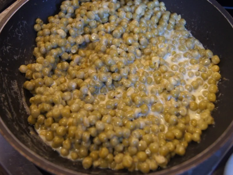 Rezept: Ausgebackenes Seelachsfilet mit Rösti-Ecken und Rahmerbsen Bild Nr. 4638 Ausgebackenes Seelachsfilet mit Rösti-Ecken und Rahmerbsen - Rezept - Bild Nr. 4638