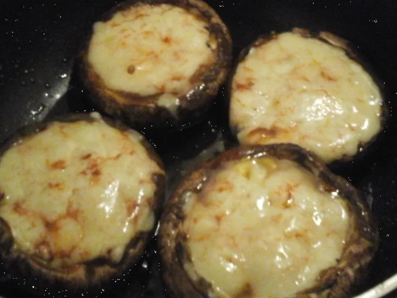 Riesen-Champignons mit Käsefüllung - Rezept - Bild Nr. 8