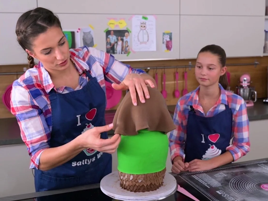 Rezept: 'Sally backt': Eule in Polizeiuniform Bild Nr. 4631 'Sally backt': Eule in Polizeiuniform - Rezept - Bild Nr. 4631