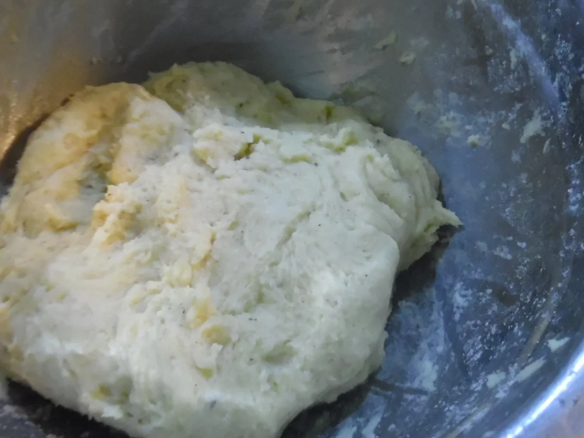 Rezept: Kartoffel-Rouladen mit Paprika-Rahm-Spitzkohl Bild Nr. 4636 Kartoffel-Rouladen mit Paprika-Rahm-Spitzkohl - Rezept - Bild Nr. 4636