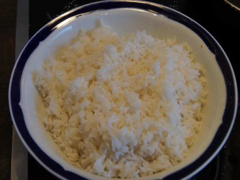 Schweinefiletspieße mit Zwiebeln und Djuvec-Reis - Rezept - Bild Nr. 4648