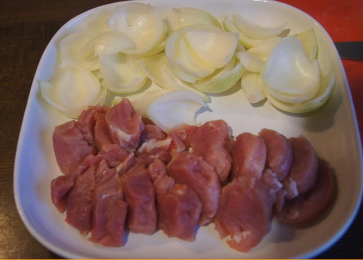 Schweinefiletspieße mit Zwiebeln und Djuvec-Reis - Rezept - Bild Nr. 4649