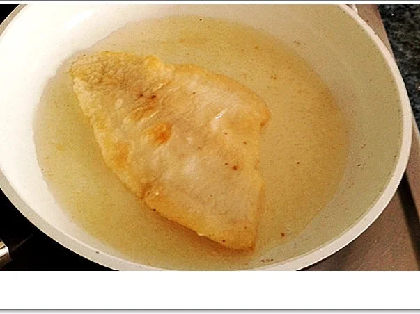 Rezept: Gebratene Scholle nach Finkenwerder Art mit Salzkartoffeln Bild Nr. 4653 Gebratene Scholle nach Finkenwerder Art mit Salzkartoffeln - Rezept - Bild Nr. 4653