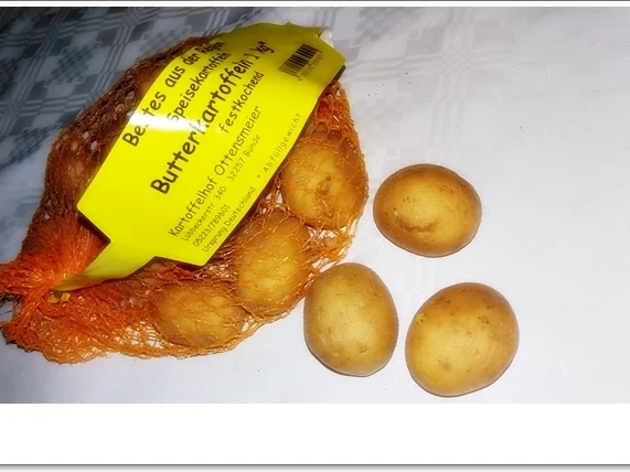 Kartoffelsuppe mit Würstchen & mit Crème fraîche verfeinert - Rezept - Bild Nr. 4647