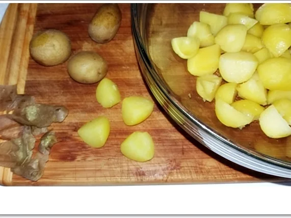 Kartoffelsuppe mit Würstchen & mit Crème fraîche verfeinert - Rezept - Bild Nr. 4648