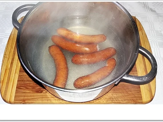 Kartoffelsuppe mit Würstchen & mit Crème fraîche verfeinert - Rezept - Bild Nr. 4652