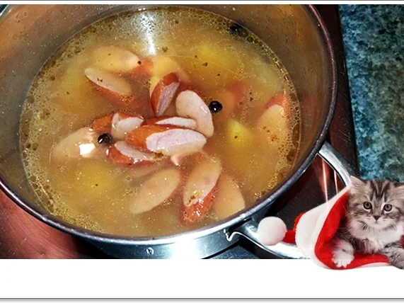 Kartoffelsuppe mit Würstchen & mit Crème fraîche verfeinert - Rezept - Bild Nr. 4654