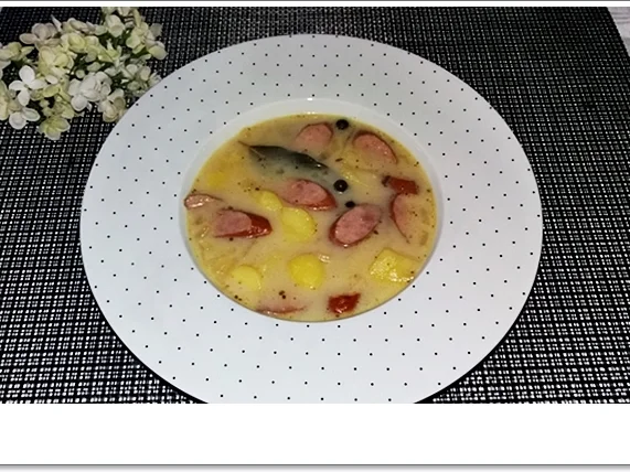 Kartoffelsuppe mit Würstchen & mit Crème fraîche verfeinert - Rezept - Bild Nr. 4657