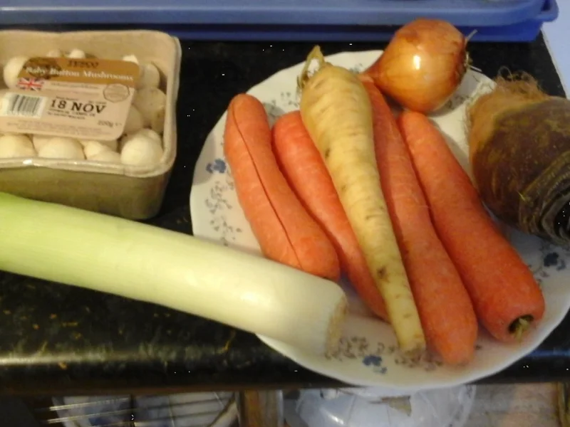 Hühnersuppe mit Gemüseeinlage - Rezept - Bild Nr. 4649